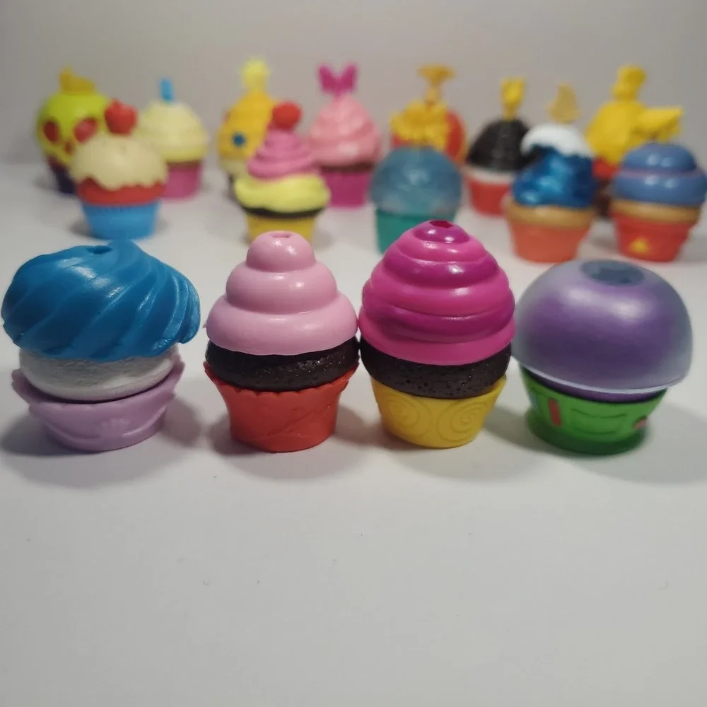 Lot of Disney Enchanted Cupcake Party Pieces Pricess Game Replacement Parts